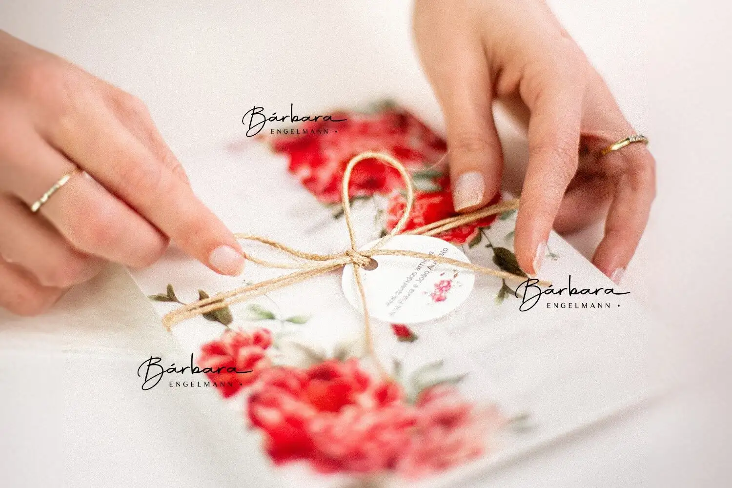 Convite de Casamento com Papel Vegetal com impressao floral artigo com dicas e inspirações